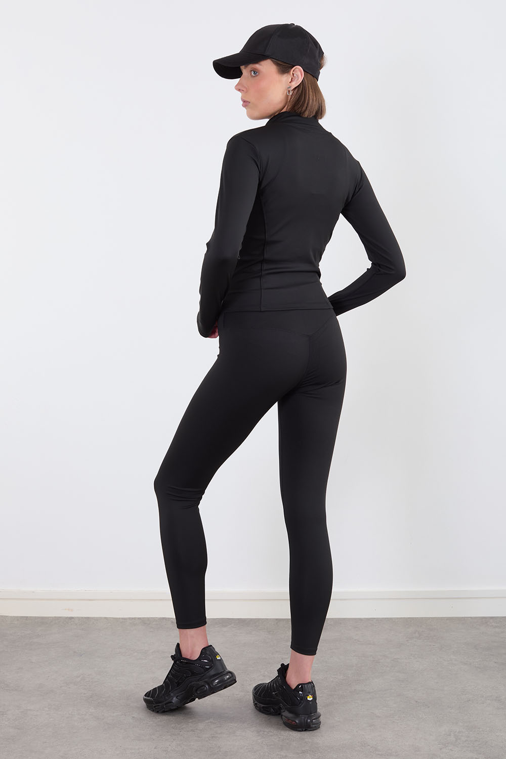 https://www.iclothing.com/media/catalog/product/s/e/set2811-black_169.jpg