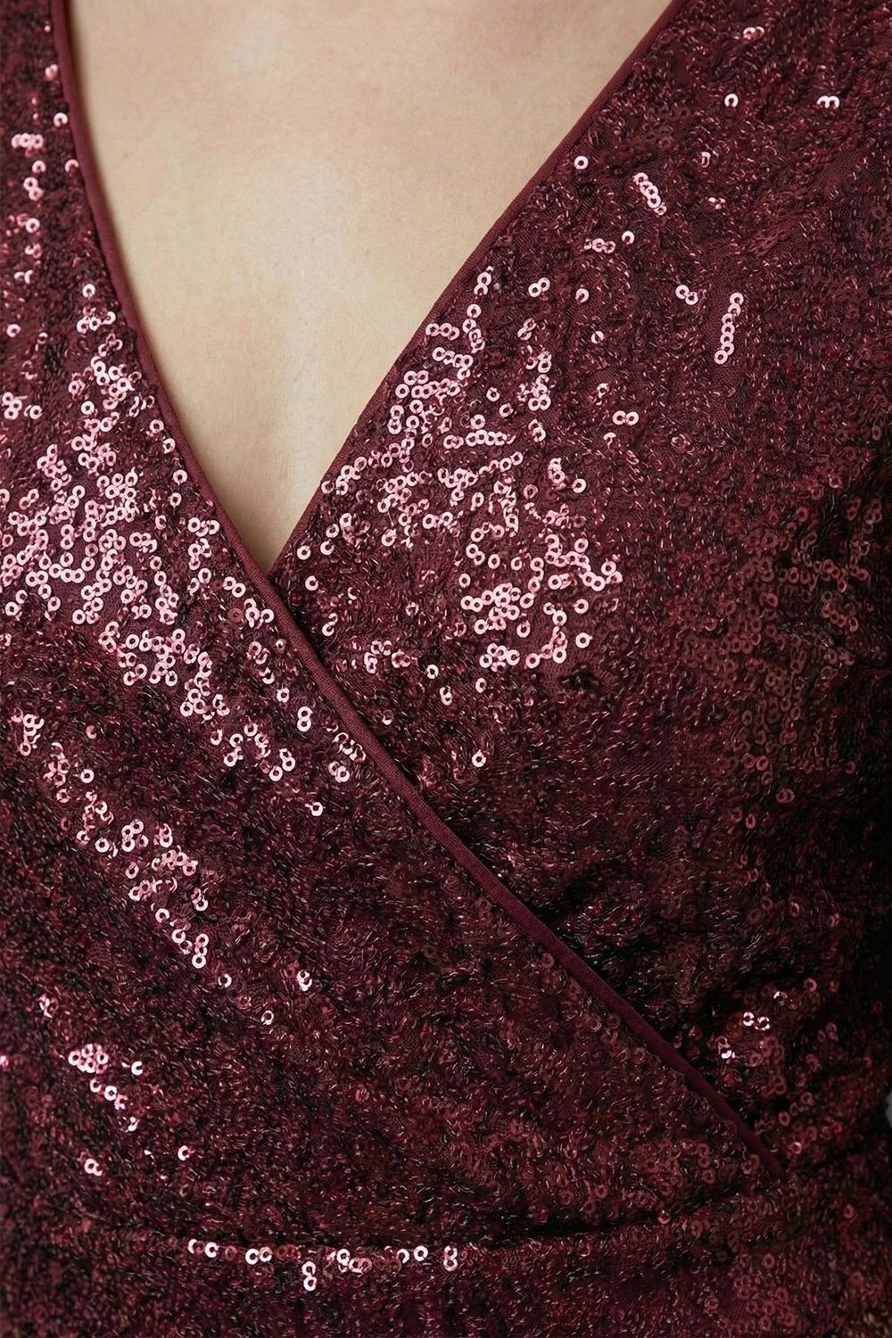 https://www.iclothing.com/media/catalog/product/s/k/sku-burgundy_and_gold_ombre_sequin-4-studio___detail_shot.jpeg