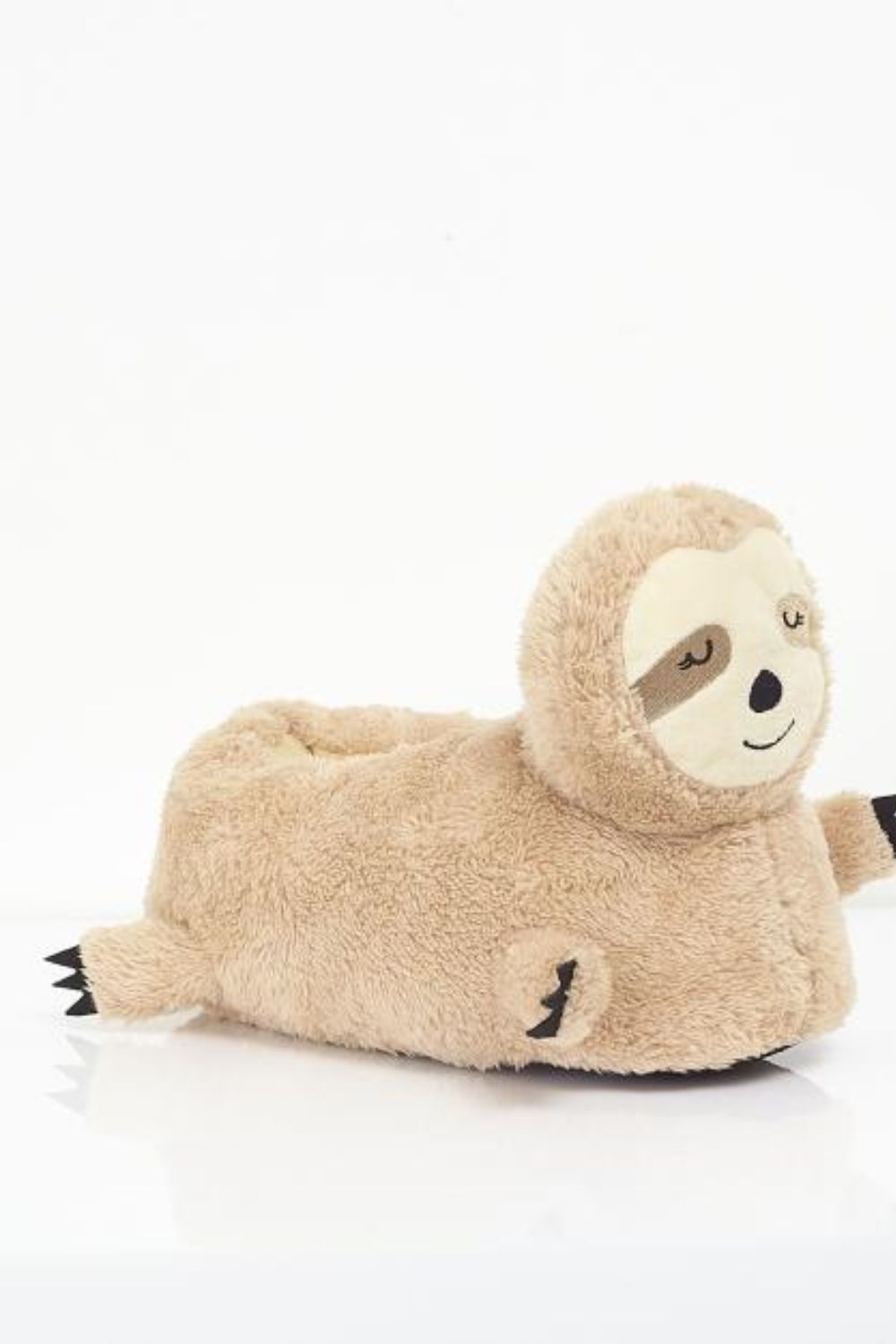 https://www.iclothing.com/media/catalog/product/s/l/sloth_slippers_in_beige-2.jpeg