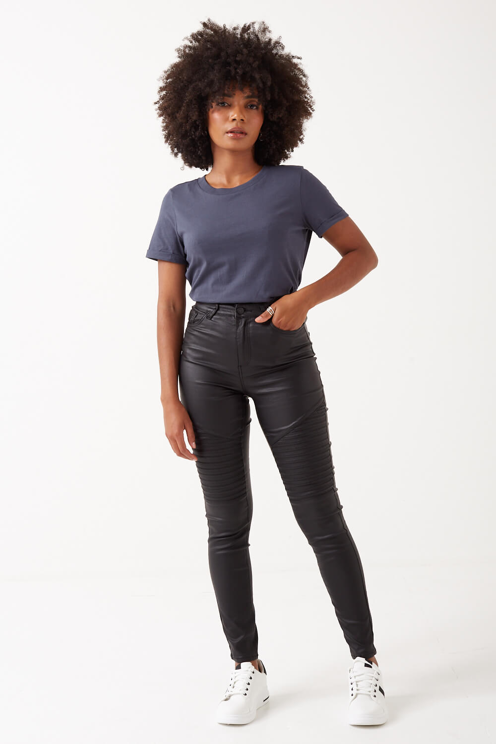 https://www.iclothing.com/media/catalog/product/s/o/sophia_coated_skinny_jeans_in_black-3.jpg