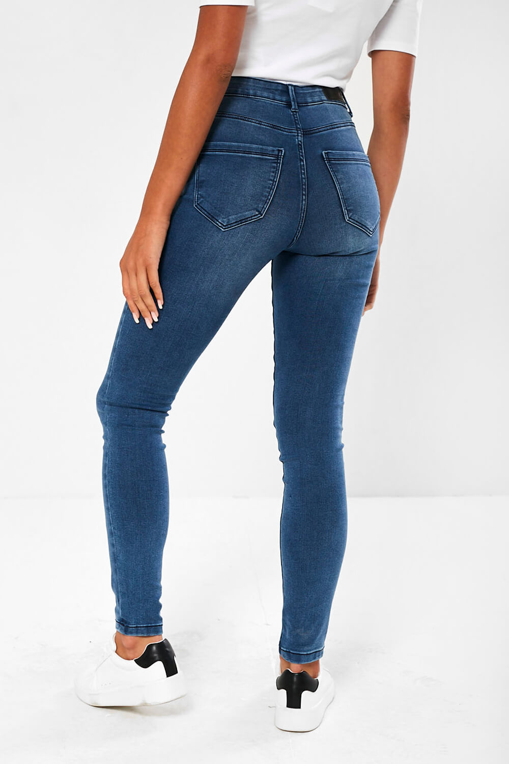 https://www.iclothing.com/media/catalog/product/s/o/sophia_high_waist_skinny_jeans_in_medium_wash-2.jpg
