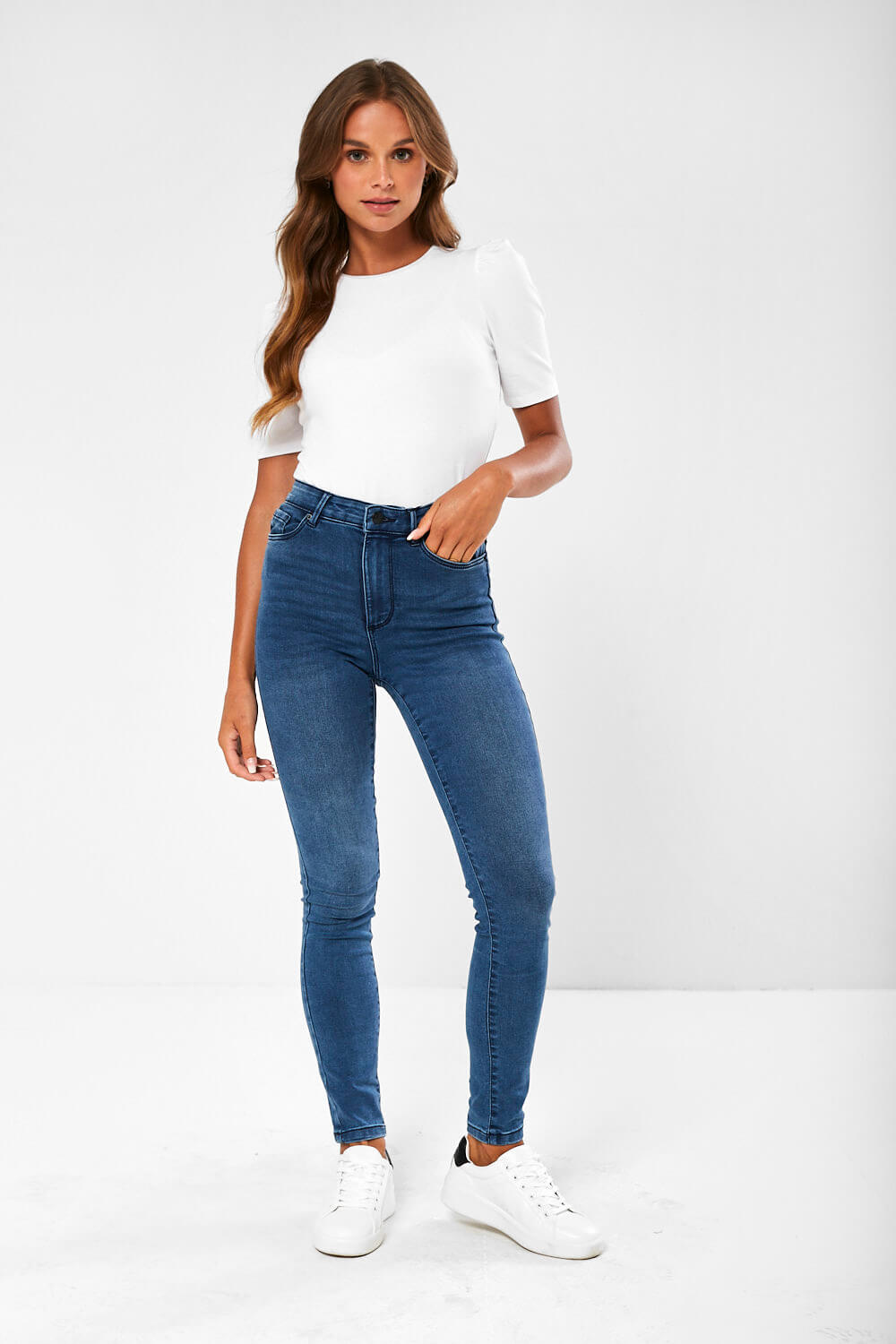 https://www.iclothing.com/media/catalog/product/s/o/sophia_high_waist_skinny_jeans_in_medium_wash-4.jpg