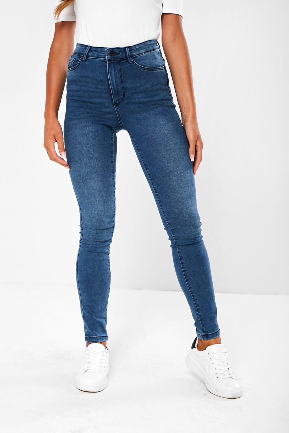 https://www.iclothing.com/media/catalog/product/s/o/sophia_high_waist_skinny_jeans_in_medium_wash.jpg