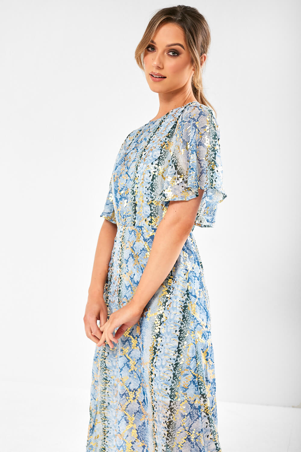 https://www.iclothing.com/media/catalog/product/s/t/stella_gold_detailed_dress_in_blue-7.jpg