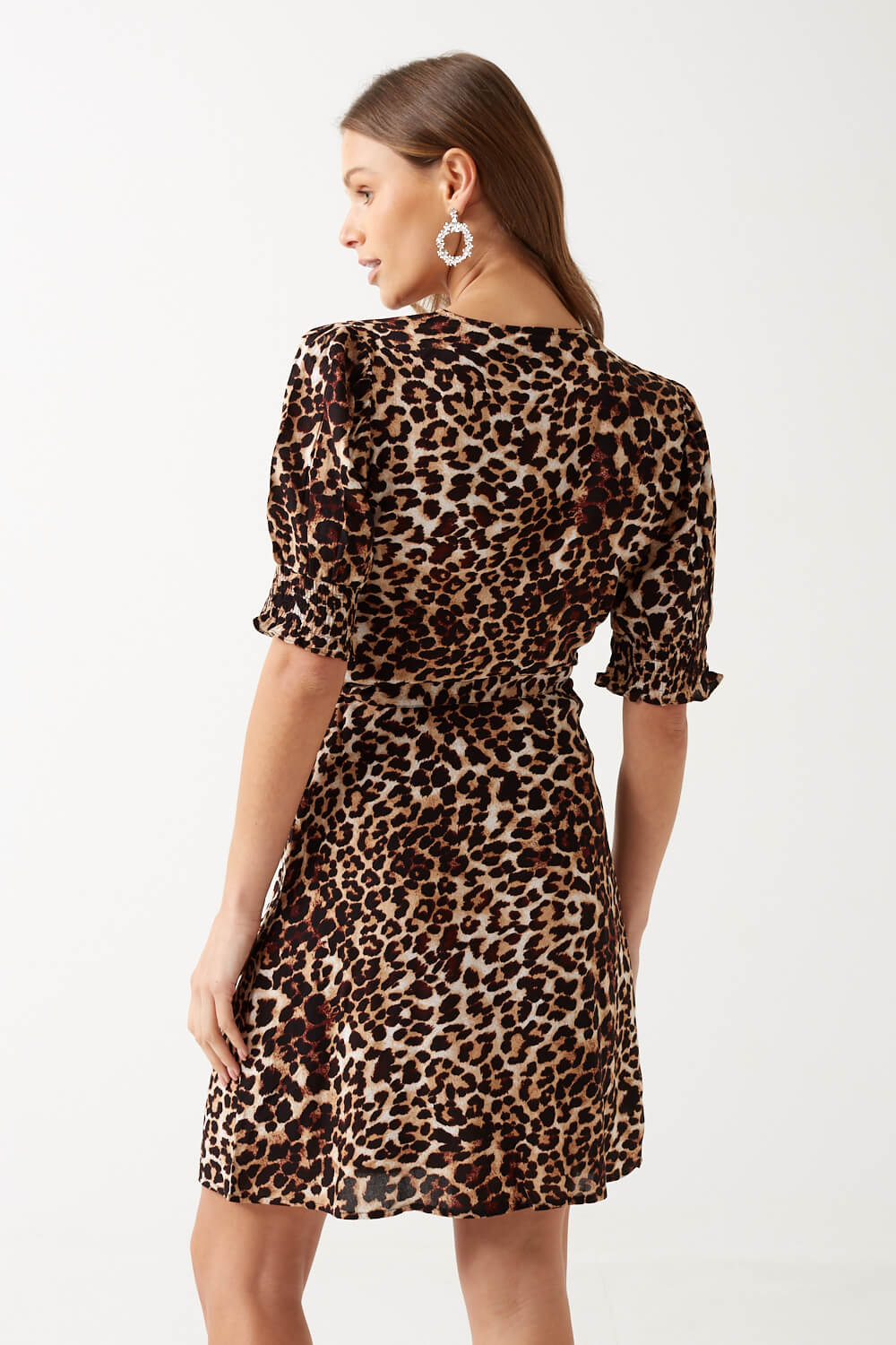 https://www.iclothing.com/media/catalog/product/t/a/tala_wrap_dress_in_leopard_print-2.jpg