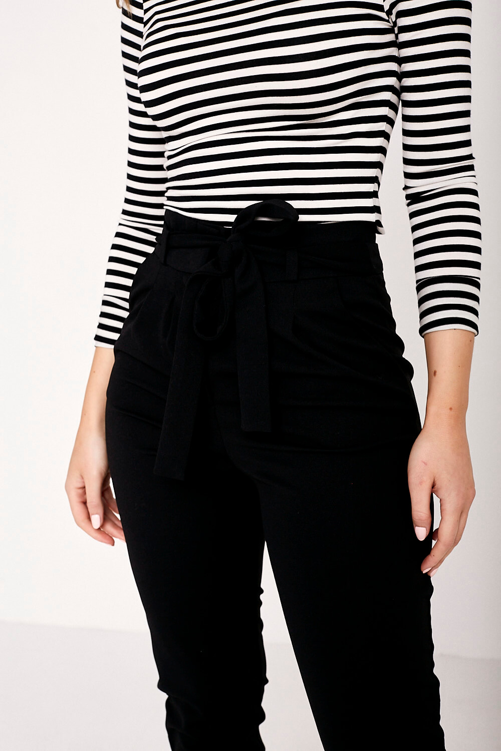 https://www.iclothing.com/media/catalog/product/t/a/tanja_high_waist_pants_in_black-4_1.jpg