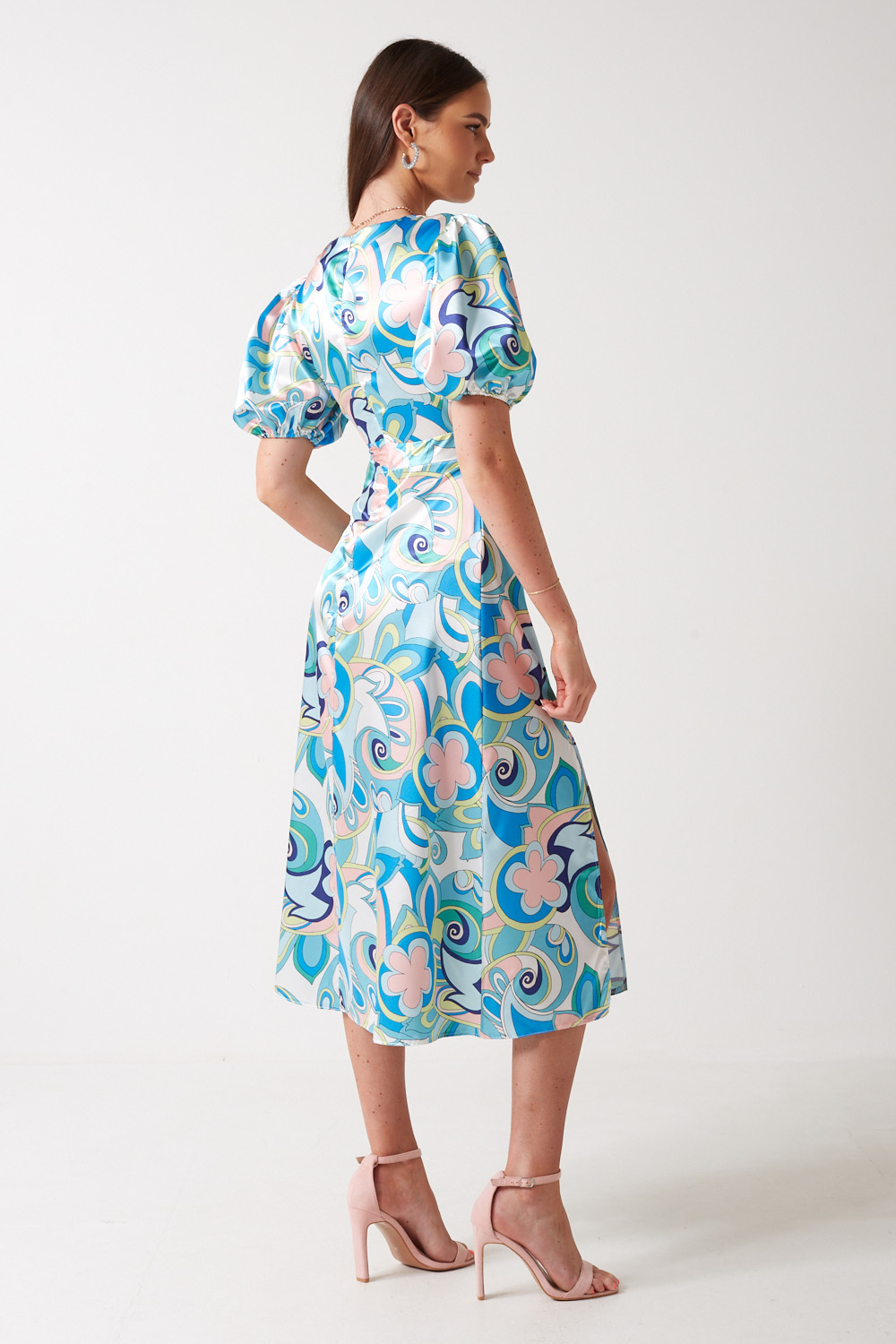 https://www.iclothing.com/media/catalog/product/t/a/tanyel_floral_print_midi_dress_in_blue-2.jpg