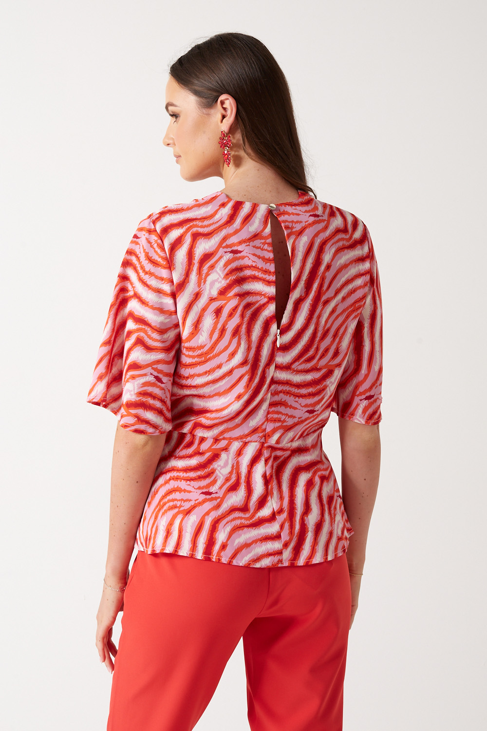 https://www.iclothing.com/media/catalog/product/t/a/tara_printed_wrap_top_in_red-2.jpg