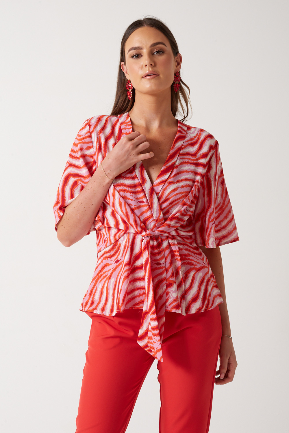 https://www.iclothing.com/media/catalog/product/t/a/tara_printed_wrap_top_in_red-4.jpg
