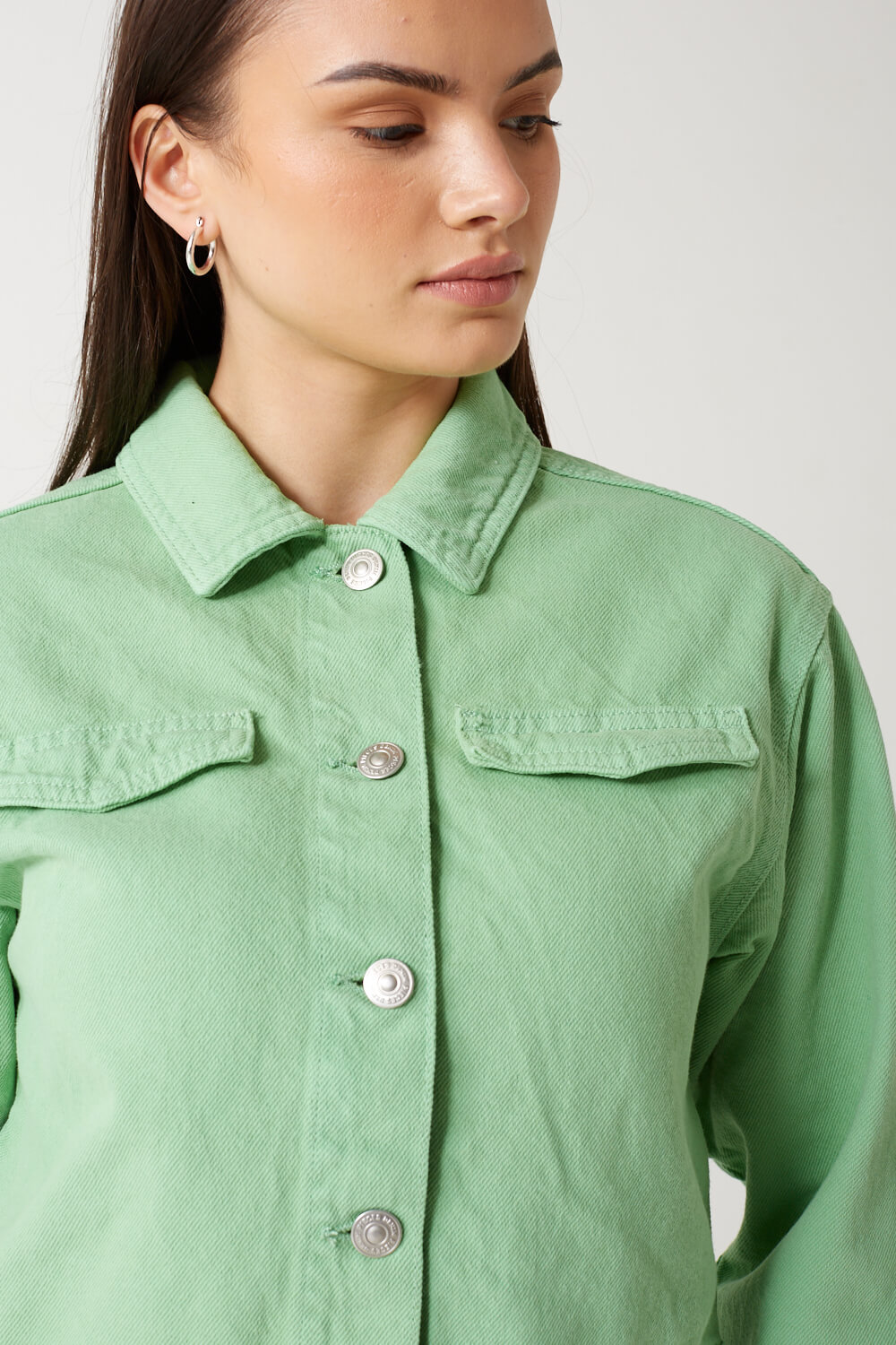 https://www.iclothing.com/media/catalog/product/t/e/tessie_denim_jacket_in_green-1.jpg