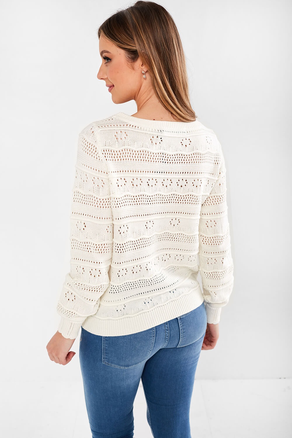 https://www.iclothing.com/media/catalog/product/t/h/threed_boatneck_jumper_in_off_white-1.jpg
