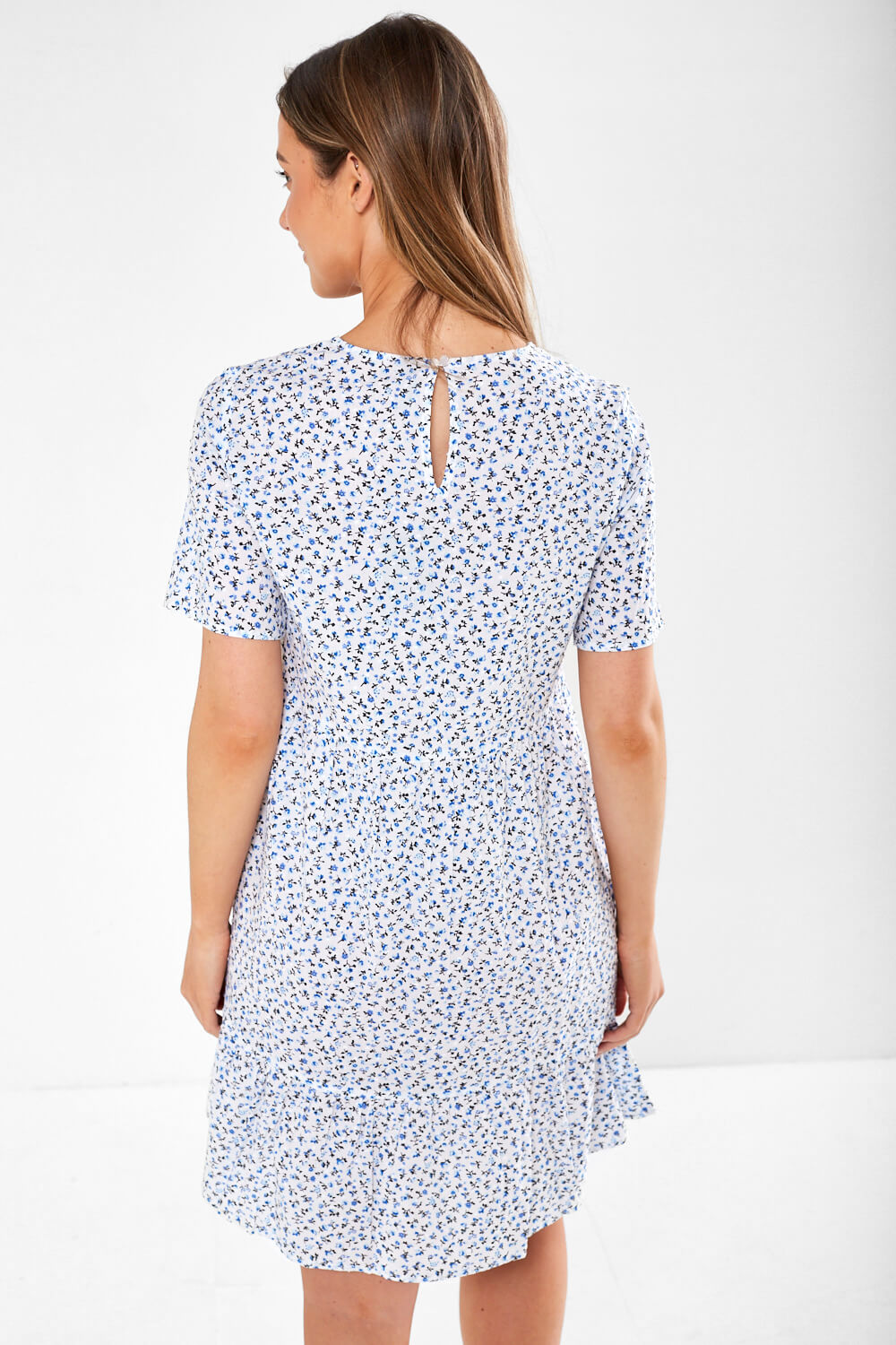 https://www.iclothing.com/media/catalog/product/t/r/trine_ditsy_print_dress_in_white-2.jpg
