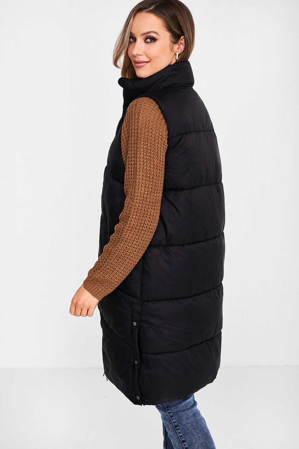 https://www.iclothing.com/media/catalog/product/u/p/uppsala_padded_gilet_in_black-2.jpg