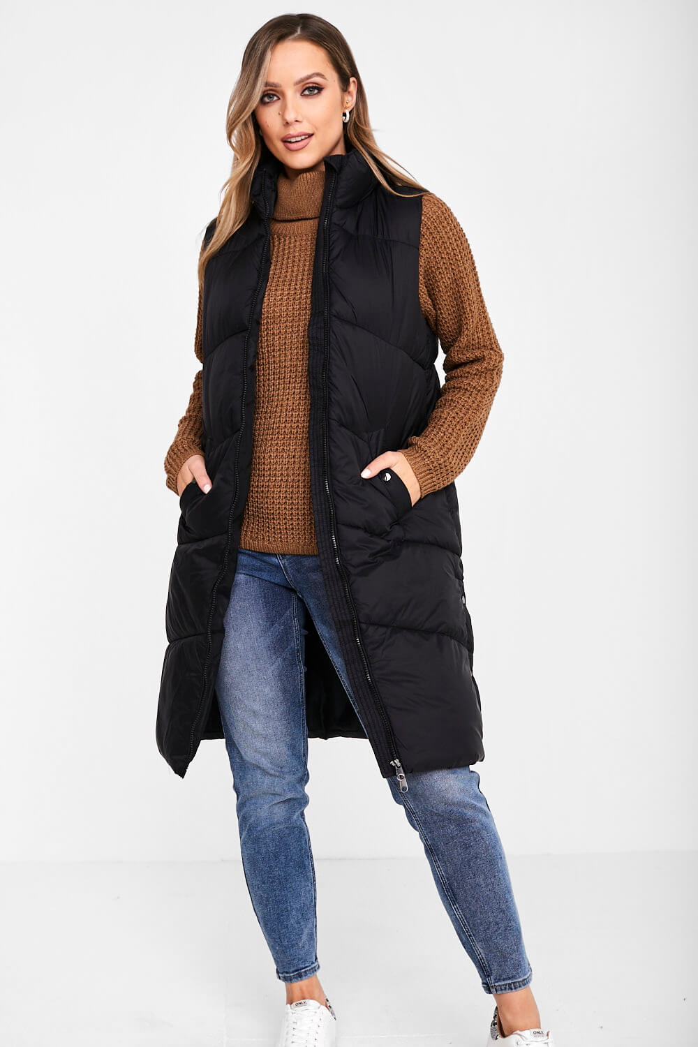 https://www.iclothing.com/media/catalog/product/u/p/uppsala_padded_gilet_in_black-6.jpg