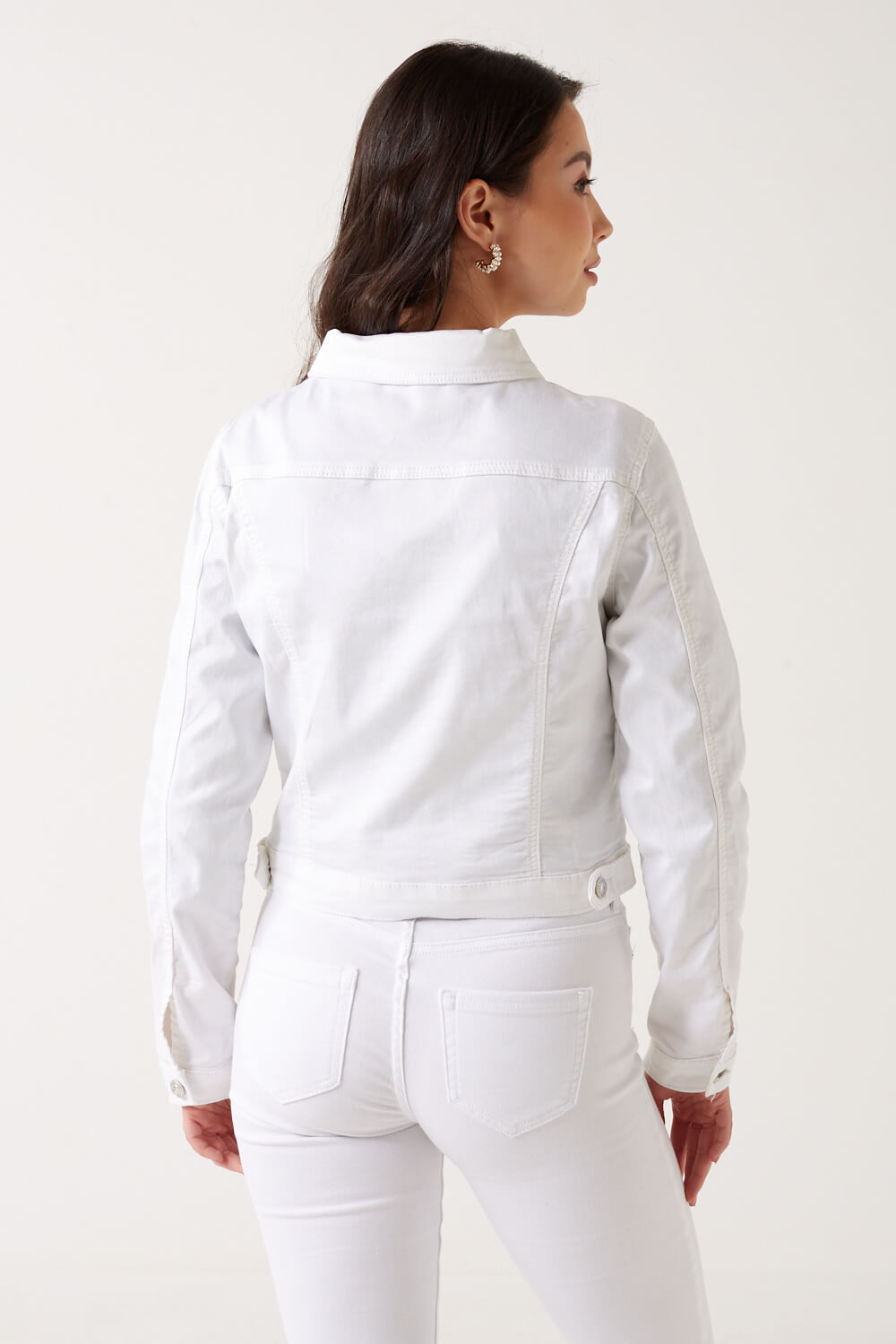 https://www.iclothing.com/media/catalog/product/v/e/velma_denim_jacket_in_white-2.jpg