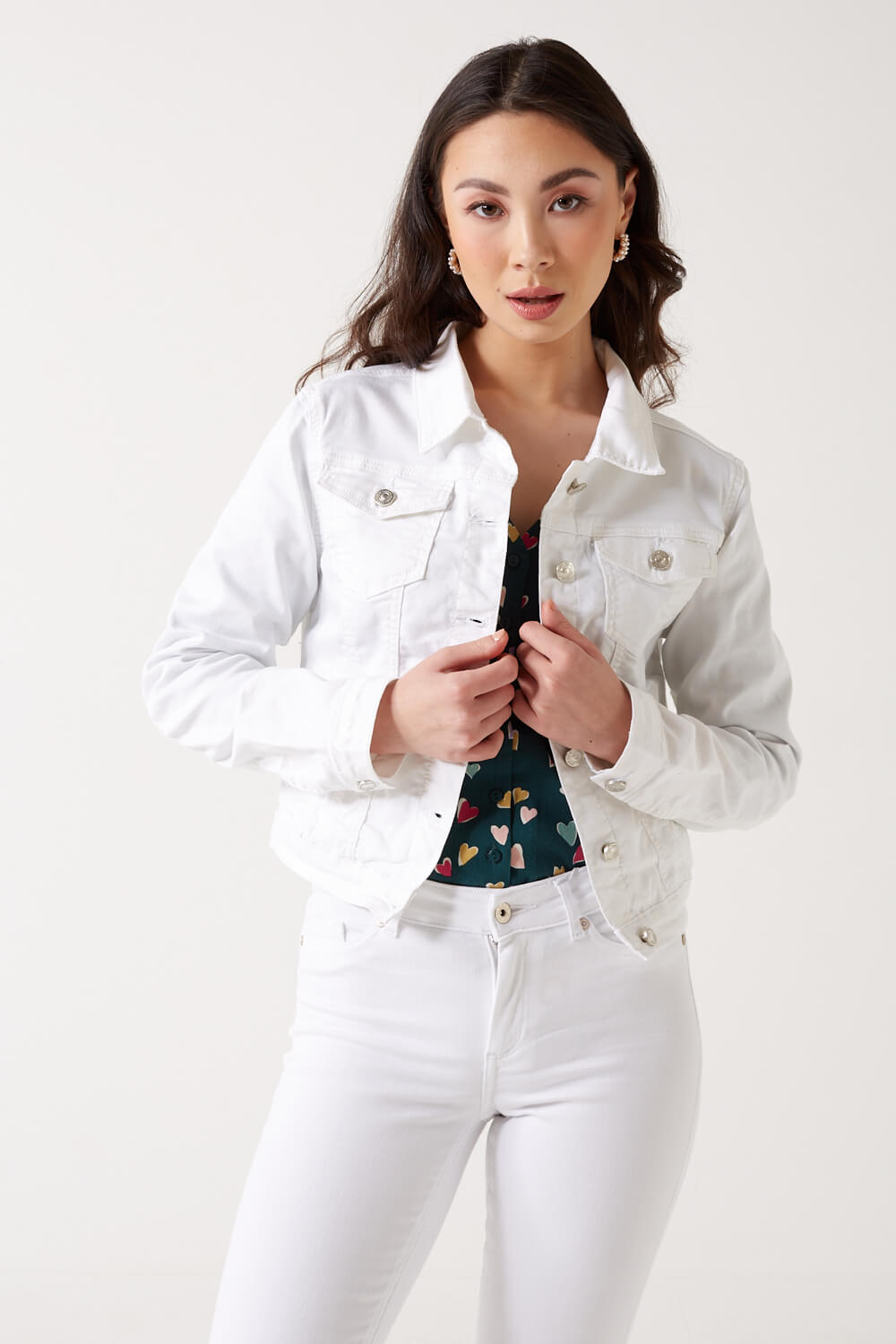 https://www.iclothing.com/media/catalog/product/v/e/velma_denim_jacket_in_white-4.jpg