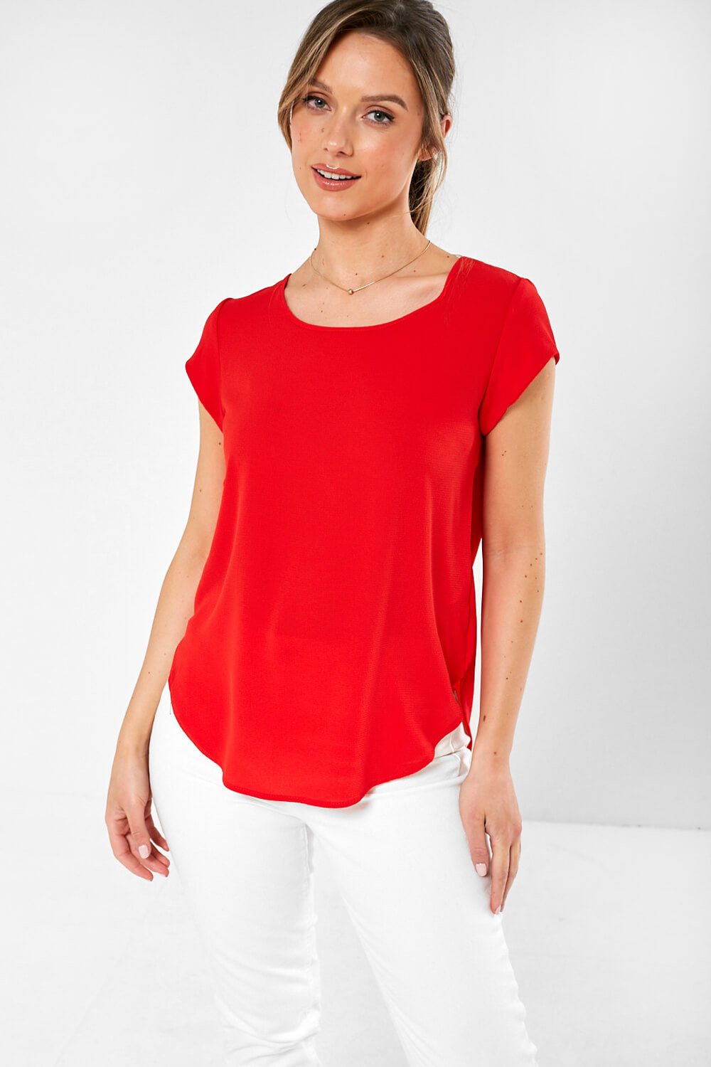 https://www.iclothing.com/media/catalog/product/v/i/vic_short_sleeve_top_in_red-4.jpg