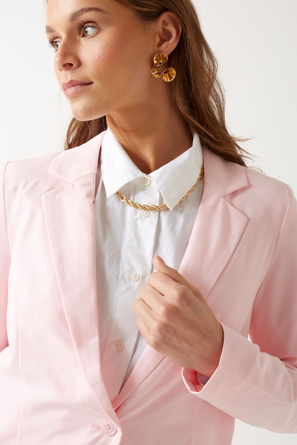 https://www.iclothing.com/media/catalog/product/z/e/zelda_blazer_in_baby_pink-4a.jpg
