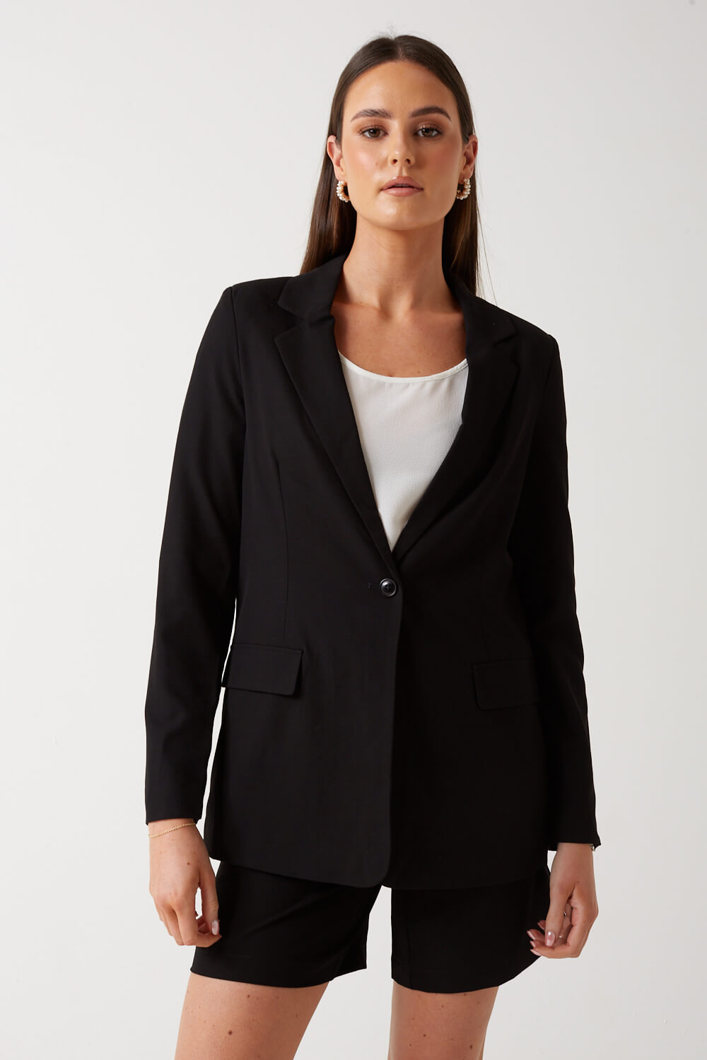 https://www.iclothing.com/media/catalog/product/z/e/zelda_blazer_in_black-1aa.jpg